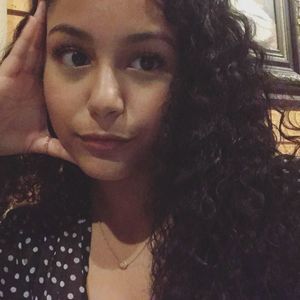 Meet your Posher, Elexis